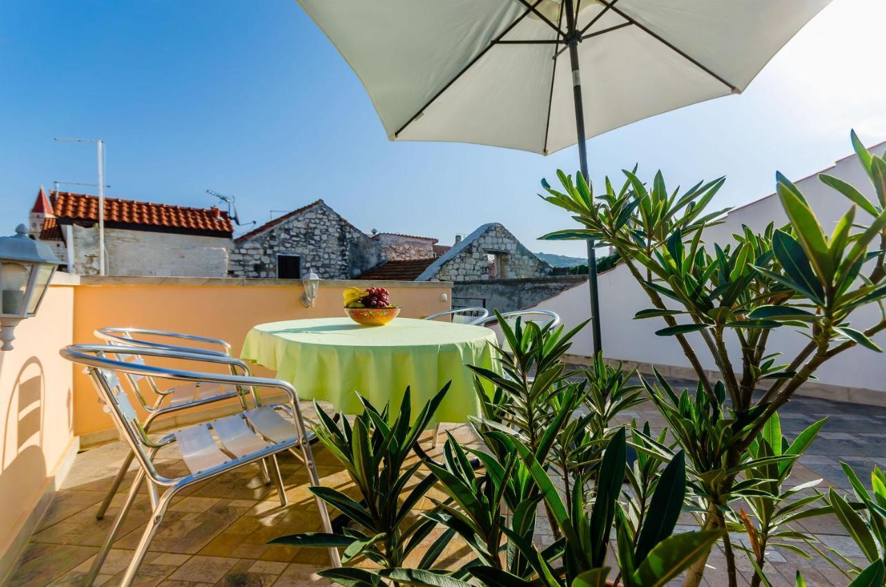Apartments Old Town Trogir Exteriör bild